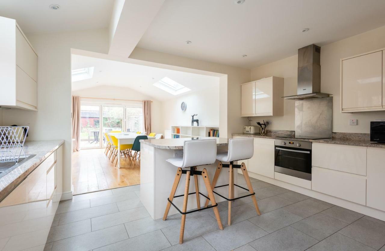 The Canary Way - Contemporary 4Bdr Home With Parking أكسفورد المظهر الخارجي الصورة